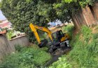 Prefeitura de Três Rios amplia capacidade de drenagem com desassoreamento de córrego na Vila Isabel