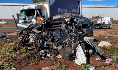 Seis pessoas da mesma família morrem em acidente enquanto voltavam da praia, no PR