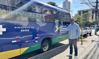 Prefeitura de Três Rios recebe micro-ônibus para fortalecer o transporte de pacientes do SUS