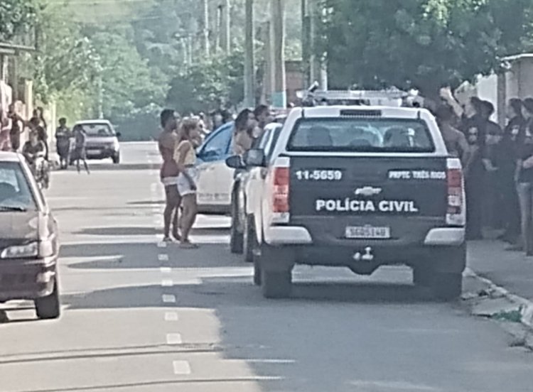 Jovens são assassinados dentro de casa no bairro Habitat