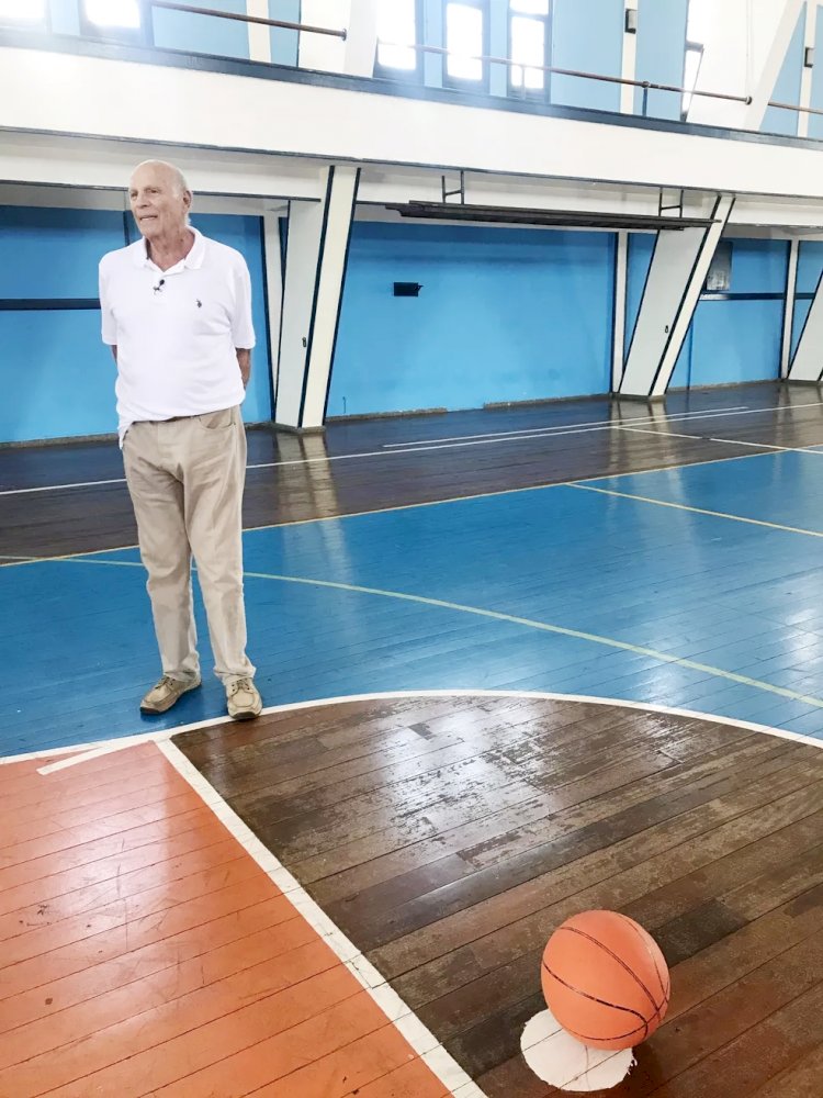 Amaury Pasos, lenda do basquete brasileiro, morre aos 89 anos