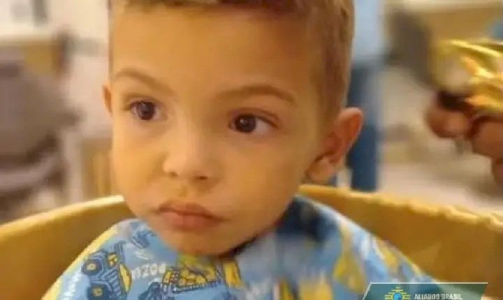 Velório do menino de 4 anos morto no Morro da Fé é marcado por confusão; pai é expulso do cemitério