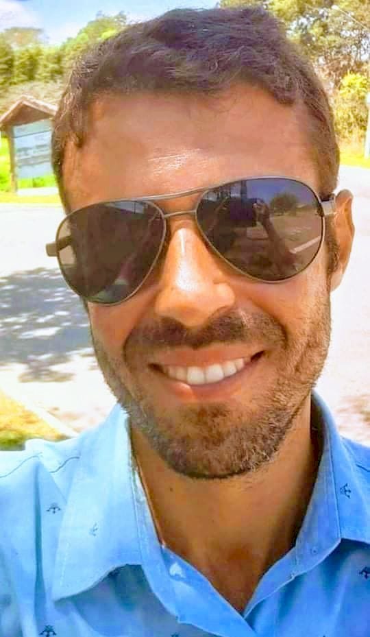 Escritor e ator Raphael Bruno, que é de Itatiaia-RJ lança novo livro