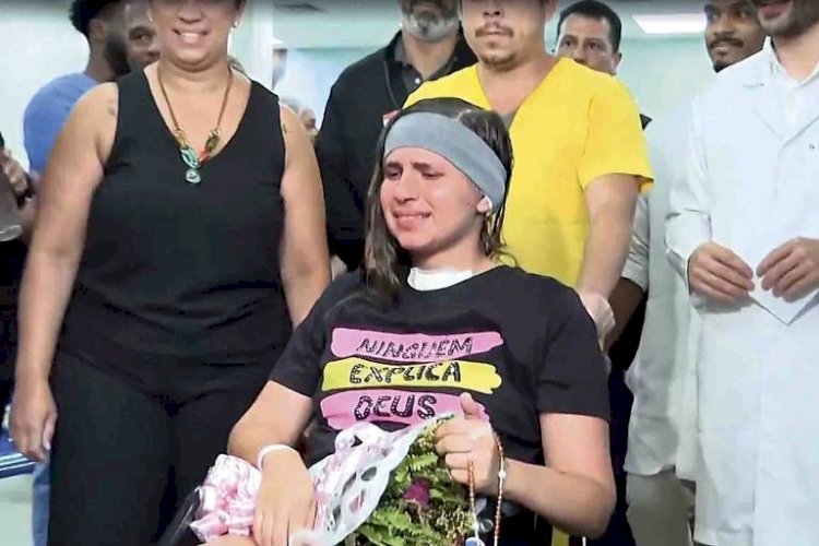 Mulher baleada pela PRF na noite de Natal deixa hospital no Rio