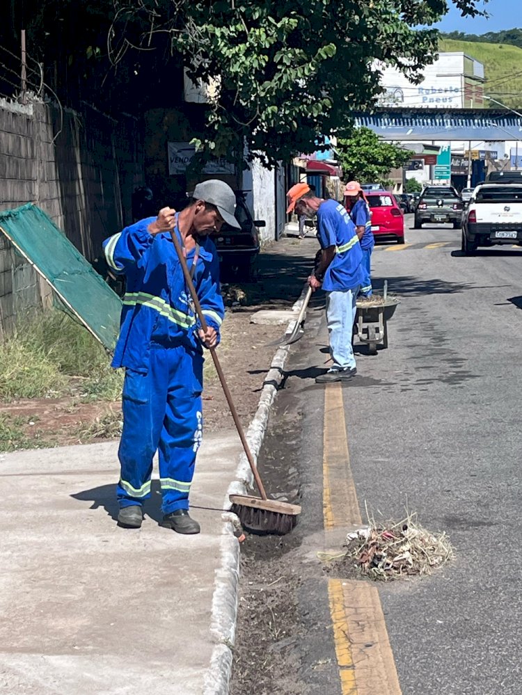 Saae intensifica serviços de capina e roçada em ruas de Barra Mansa