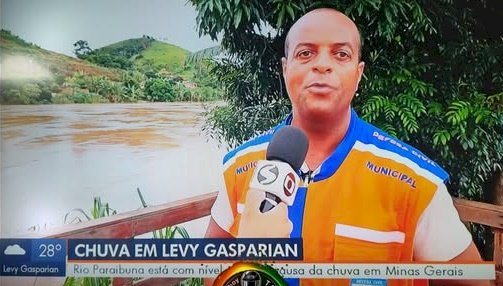 Uma forte chuva atingiu Comendador Levy Gasparian (RJ) e causou transtornos na madrugada desta quinta-feira (26).