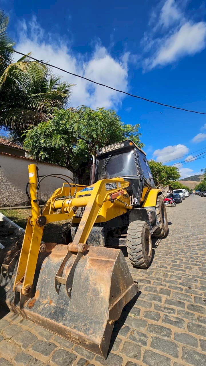 Prefeitura de Três Rios reforça frota com novas máquinas para manutenção das estradas vicinais