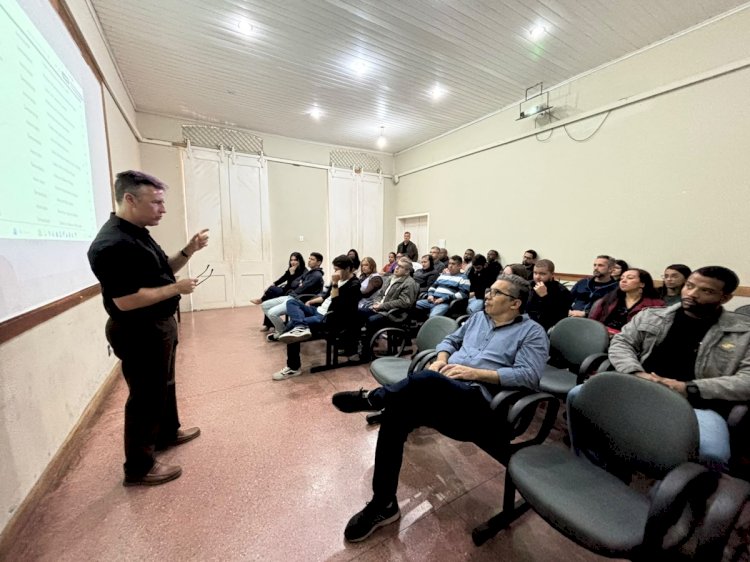 Servidores municipais participam de capacitação do programa Contrata+Brasil em Paraíba do Sul