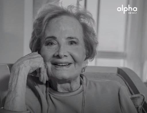 A televisão brasileira perdeu, nesta terça-feira (18), uma de suas grandes referências. A atriz Glória Menezes morreu aos 91 anos, em sua casa