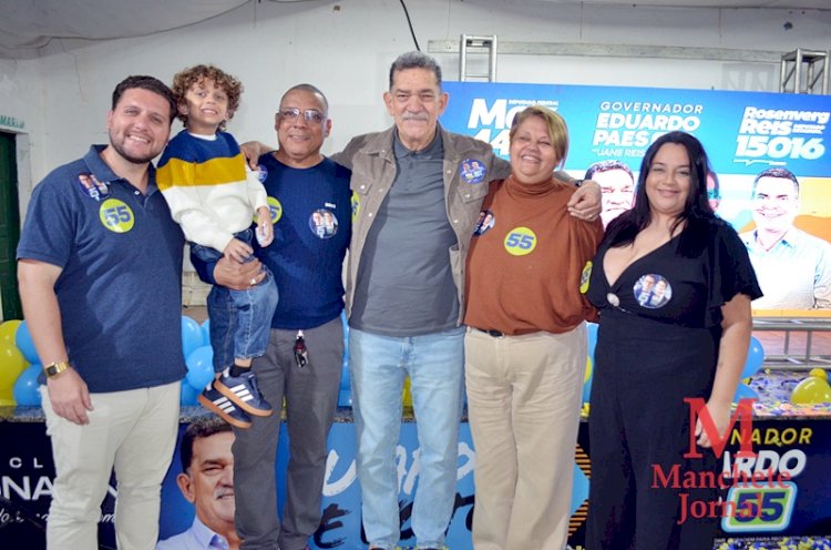 Mesmo com chuva e frio, uma multidão comparece ao Atlético Clube Operário para prestigiar os candidatos do Prefeito Cláudio Mannarino.